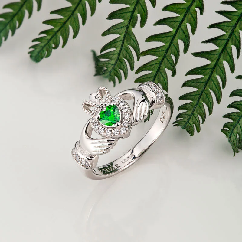 Affordable wedding rings for men-Solvar Silver Green Heart Claddagh Ring