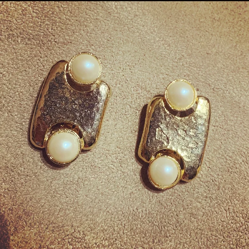 Fashion Statement Earrings-Reserved: Vintage glass pearl flat clip on earrings